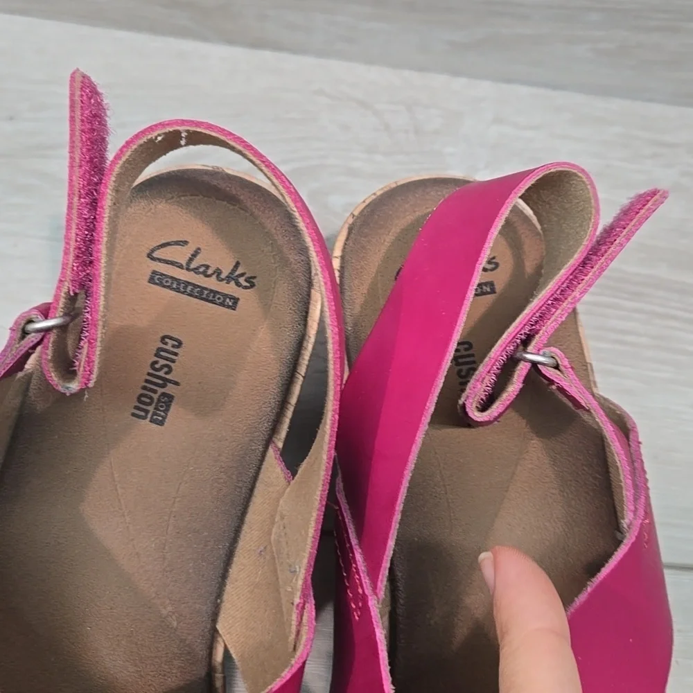 Clarks Collection Women Cushion Sofr Pink Wedge Sandals Shoes Sz 8.5